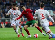 开云下载-卡塔尔拳击手在决赛中力压群雄