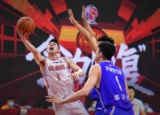 开云体育直播-球队主帅在比赛中调整战术取胜