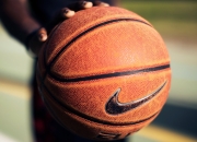 开云体育直播-赛道上的南美恩怨，F1街道赛焦点战，巴西如何防守锁死阿根廷