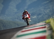 开云体育直播-赛道烽烟，法拉利险胜阿斯顿马丁，佩雷兹点燃赛场激情