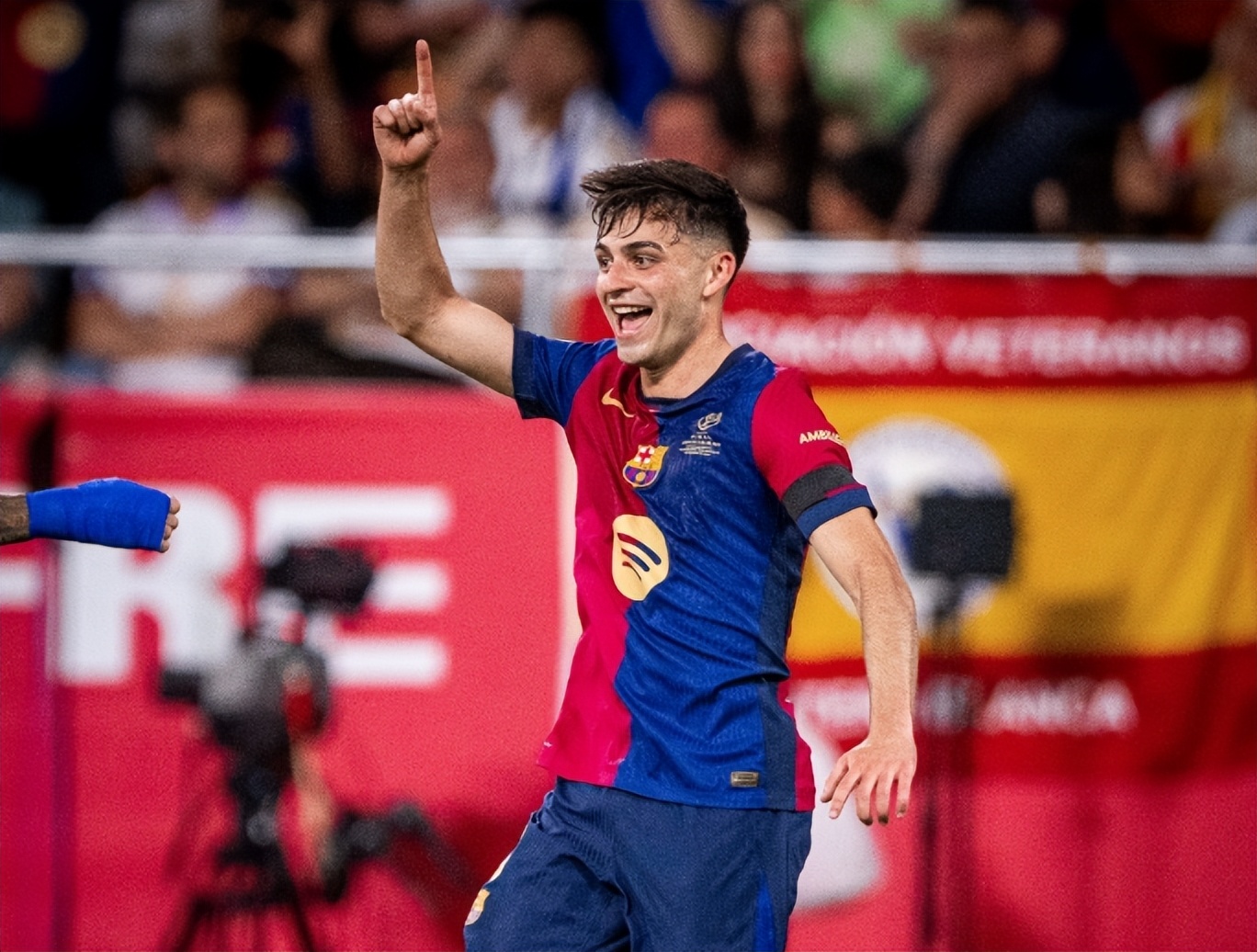 佩德里挺身而出，协助皇马击败对手