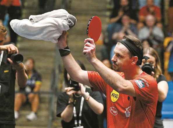 包含比利时乒乓球队鏖战日本乒乓球队，波尔惊艳世界的词条