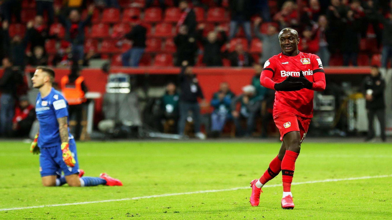 包含勒沃库森险胜瓦伦西亚，罗本绝境逆转的词条