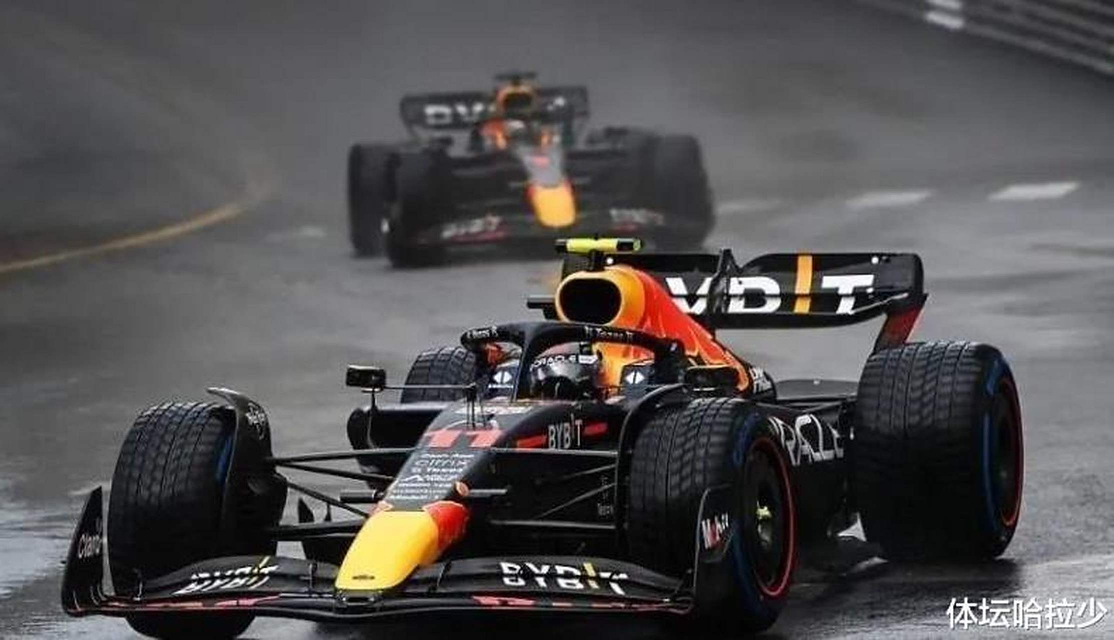 包含索伯车队轻取红牛车队，维斯塔潘高光表现的词条