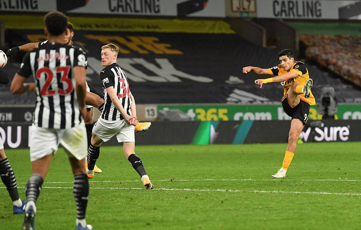 波兰客场扳平，晋级前景乐观的简单介绍