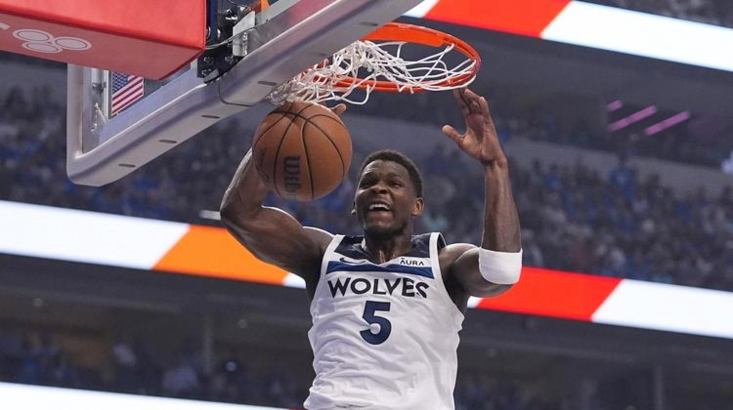 对手实力强劲，球员展现拼搏精神