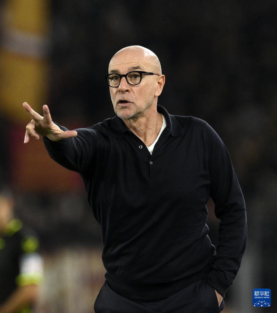 萨索洛球员表现出色,帮助球队夺冠 萨索洛球员表现出色,帮助球队夺冠