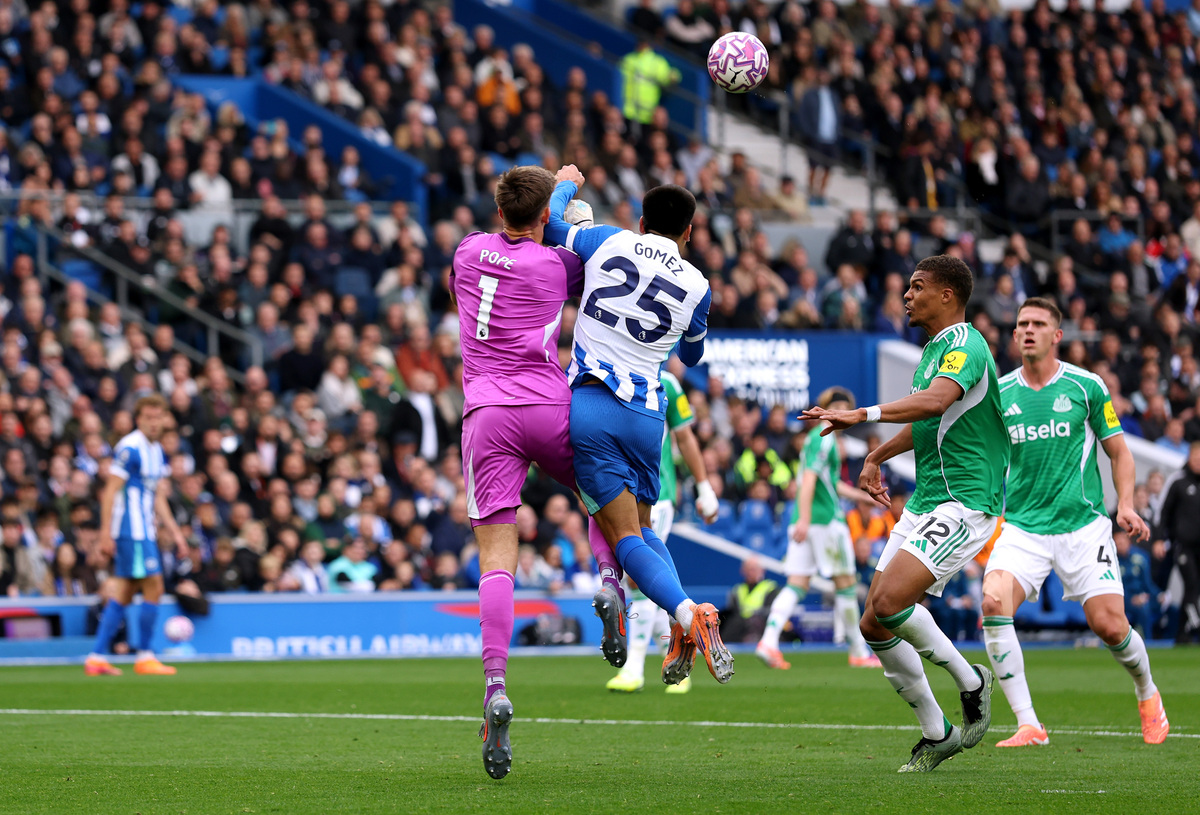 包含阿斯顿维拉客场艰难取胜，稳固英超中游地位的词条