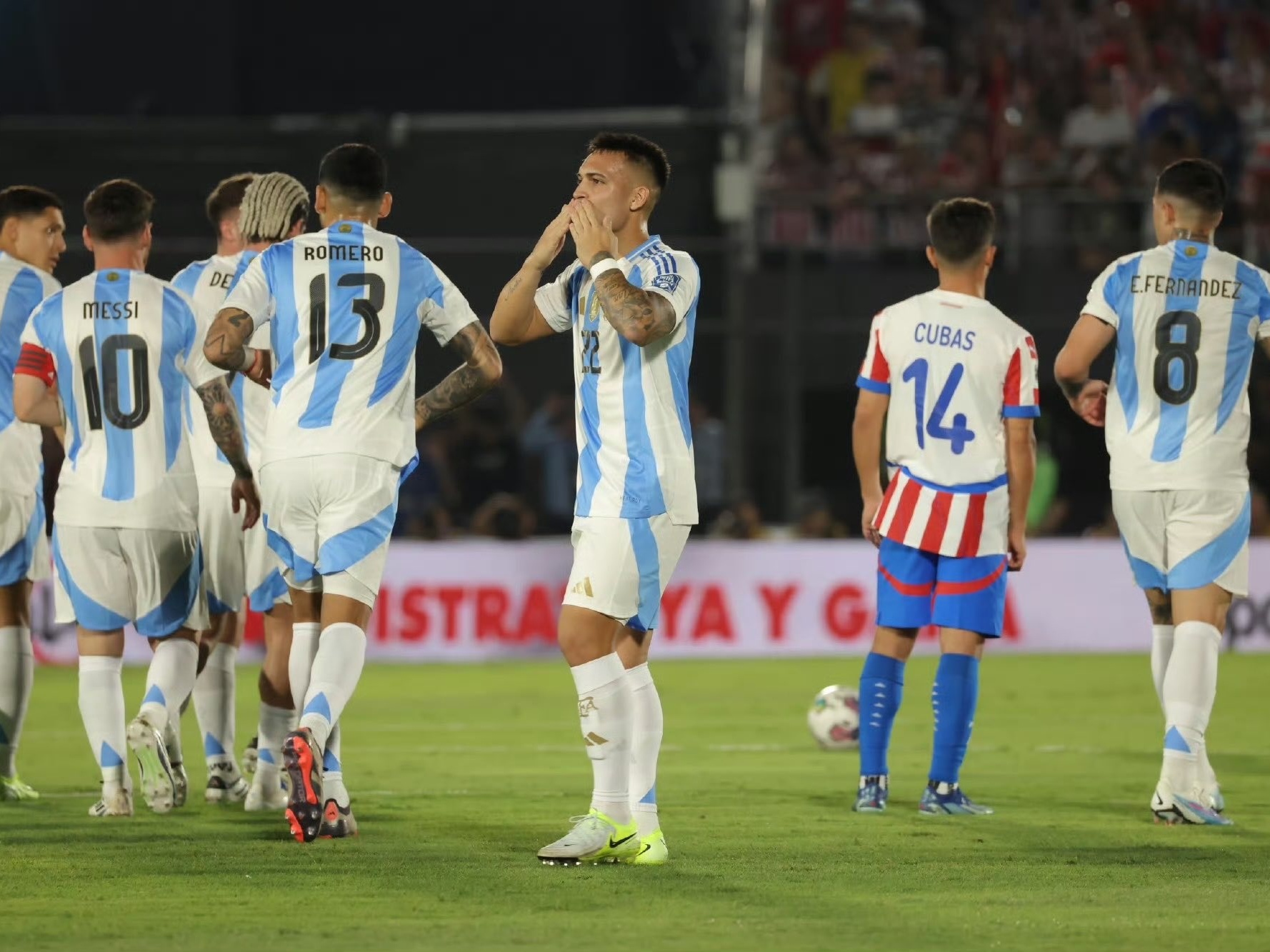 关于足球新星在南美洲杯赛中崭露头角的信息 关于足球新星在南美洲杯赛中崭露头角的信息