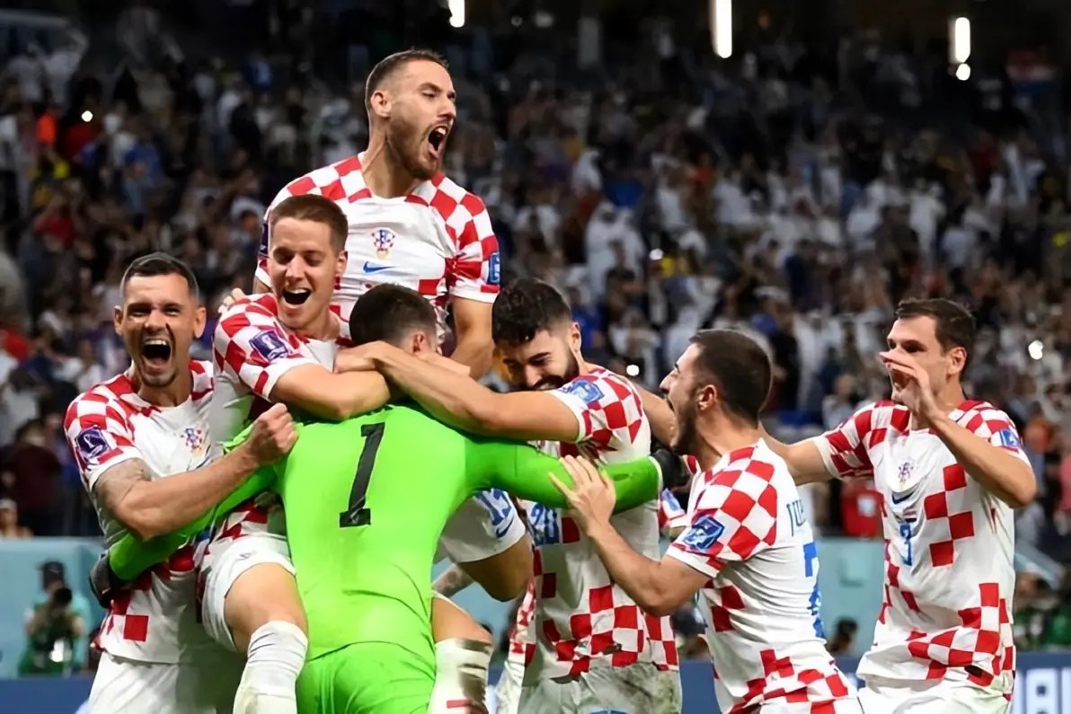 瑞典鏖战克罗地亚，蒂亚戈扛起全队