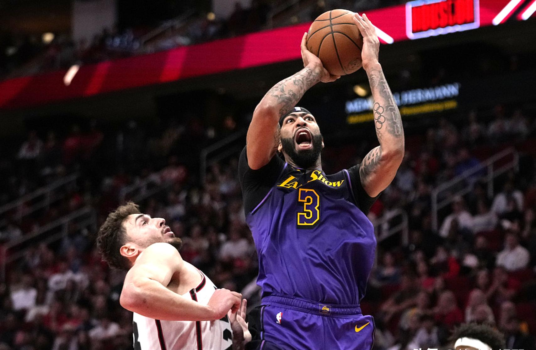 湖人血洗火箭，杰伦·布朗爆发神勇的简单介绍