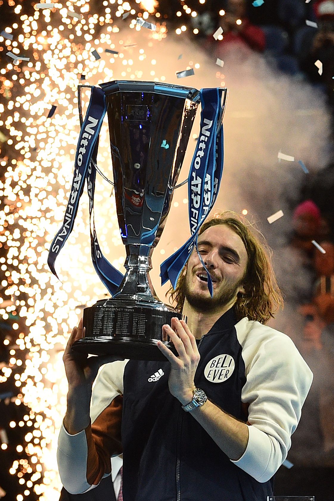 美国网球队血洗西班牙网球队，西西帕斯关键制胜的简单介绍